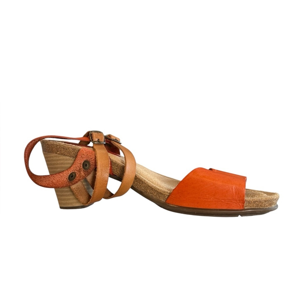 Fab Leather Strappy Sandals 3” Stack Heel Orange Buckle Size 39/8.5